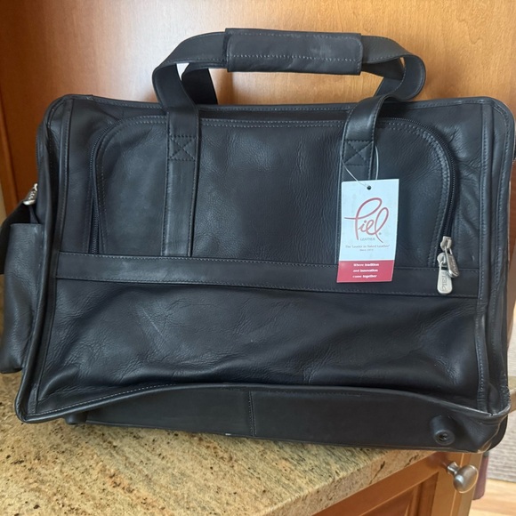 Piel Black Leather Half-Moon Computer Portfolio, model #2100 NEW - Picture 1 of 7